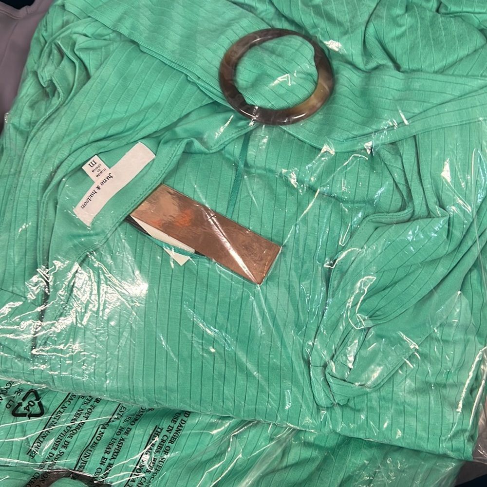 GREEN BELTED MAXY DRESS NEW WITH  THE TAGS - Picture 4 of 6